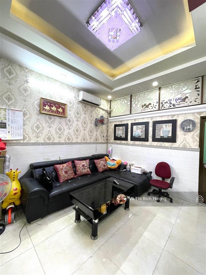 Nhà thành thái  3 tháng 2  2 tầng  ngang 4.5m  78m  giá 9.7 tỷ