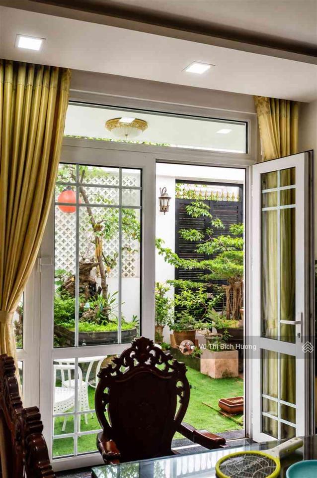 Mặt tiền kinh doanh ngô gia tự  bà hạt  4 tầng  ngang 8.6m  132m  giá 32.6 tỷ