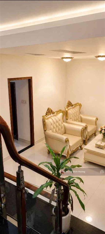 Mặt tiền kinh doanh ngô gia tự  bà hạt  4 tầng  ngang 8.6m  132m  giá 32.6 tỷ