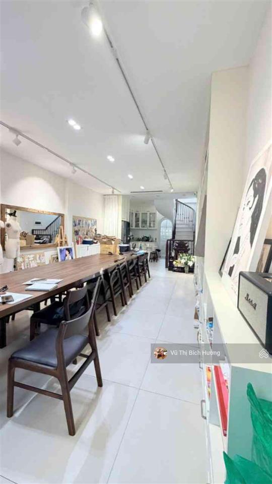 Hẻm xe tải  nhà đẹp  nội thất xịn  hoàng sa  không gian đón ánh sáng tự nhiên  thoáng mát