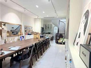 Hẻm xe tải  nhà đẹp  nội thất xịn  hoàng sa  không gian đón ánh sáng tự nhiên  thoáng mát