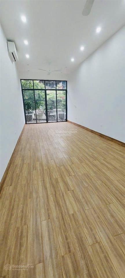 Cho thuê nhà nguyên căn hoa lâm, việt hưng phù hợp làm văn phòng