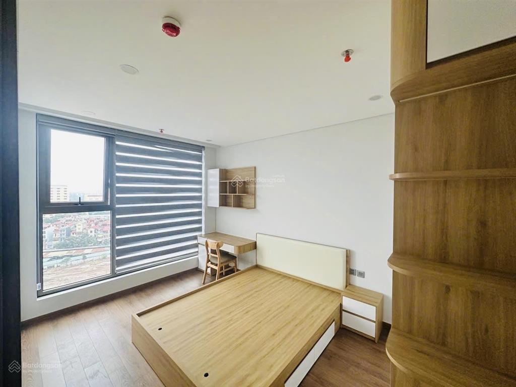 Cho thuê căn hộ 3 ngủ full nội thất 120m2