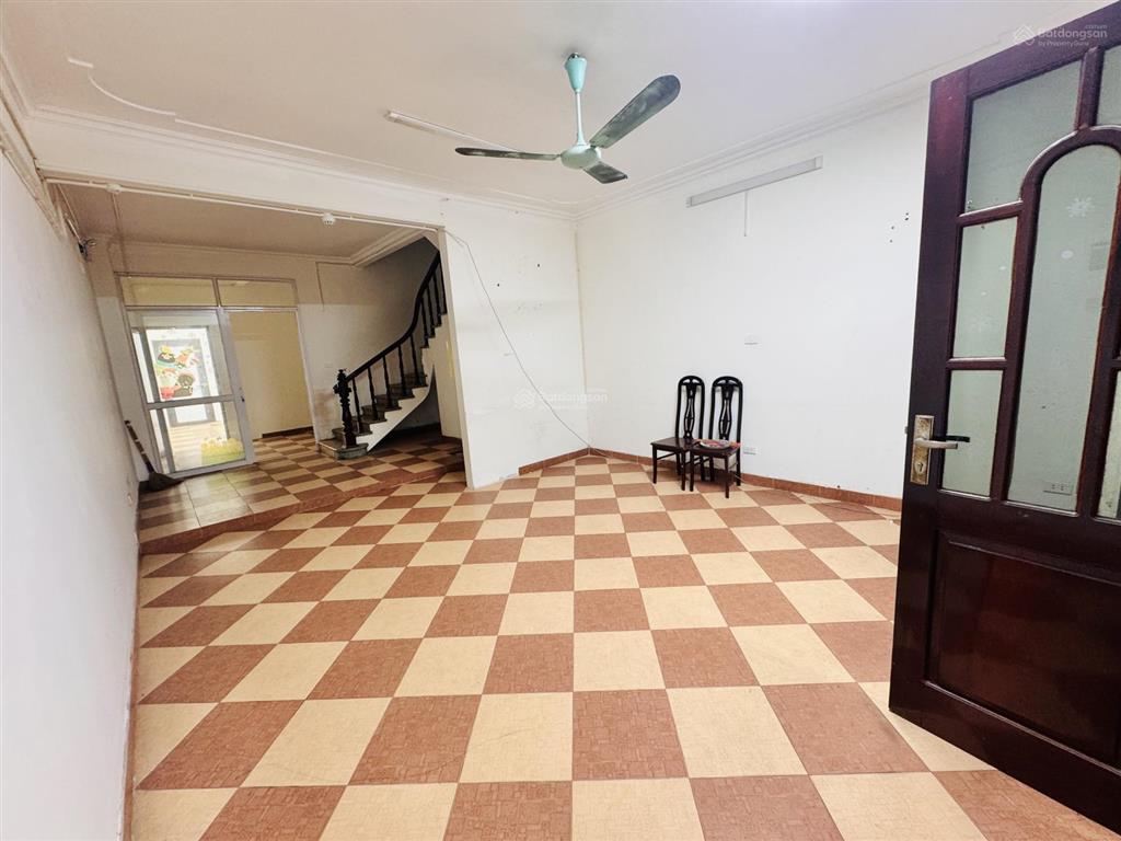 Cho thuê nhà nguyên căn phố nguyễn sơn long biên 120m2 5 tầng mặt đường rộng 25tr/tháng