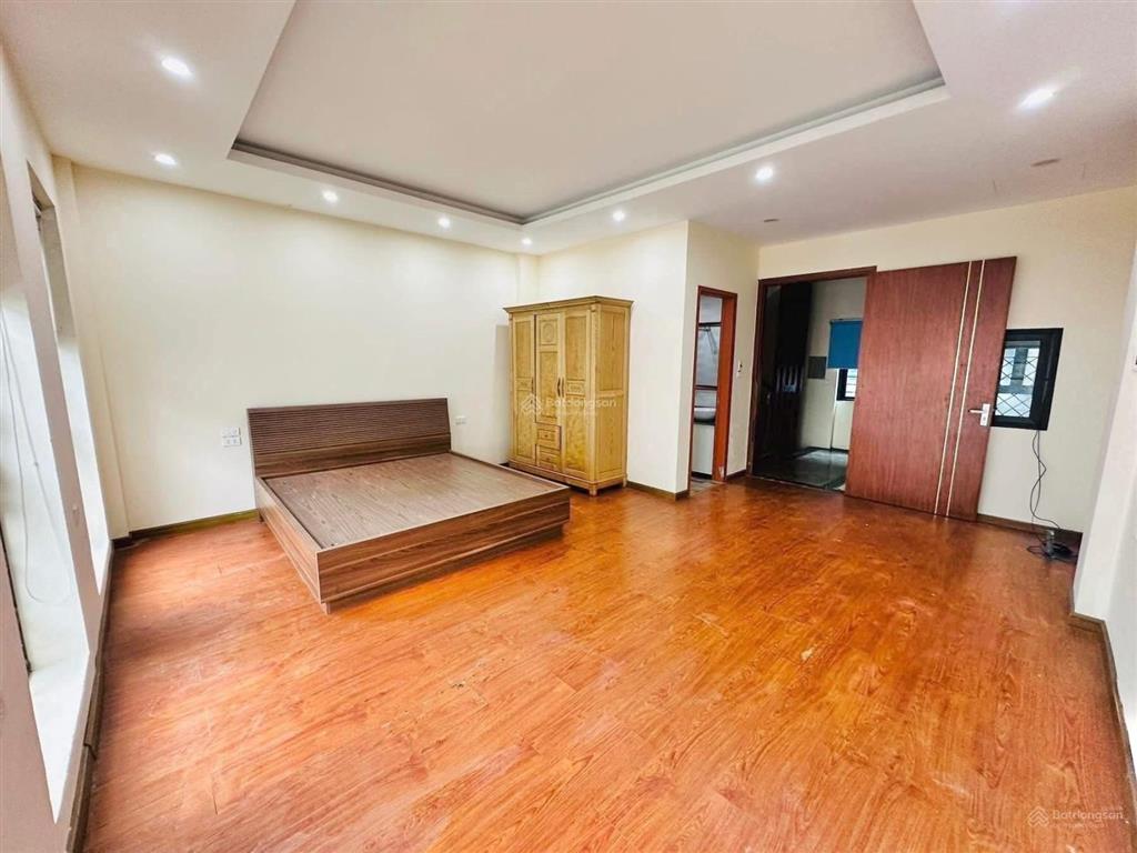 Cho thuê liền kề sài đồng long biên
75m 5 tầng ô tô đỗ cửa 20tr/tháng