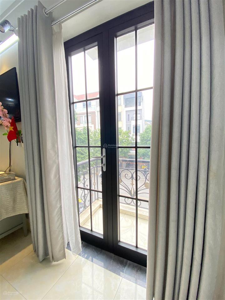 Cho thuê căn hộ dịch vụ full nội thất ngọc thụy 30m2 4,5tr