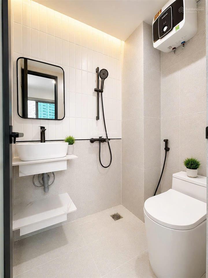 Bán căn trương định, hà nội. dt 61m2x8 tầng  20 căn hộ khép kín  full nội thất