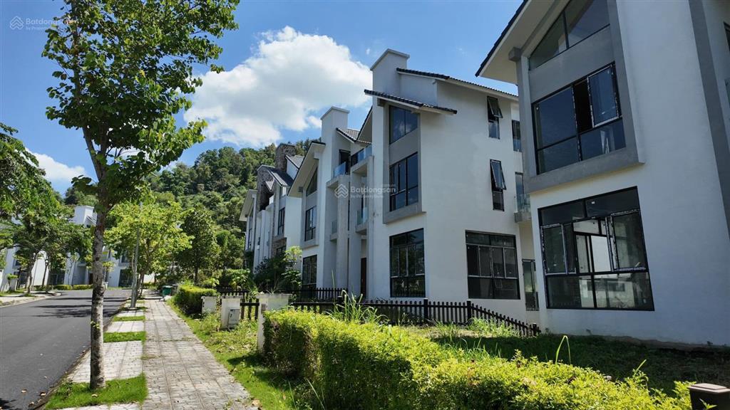 Giá rẻ giật mình cho ai muốn tìm căn biệt thự villa liền kề