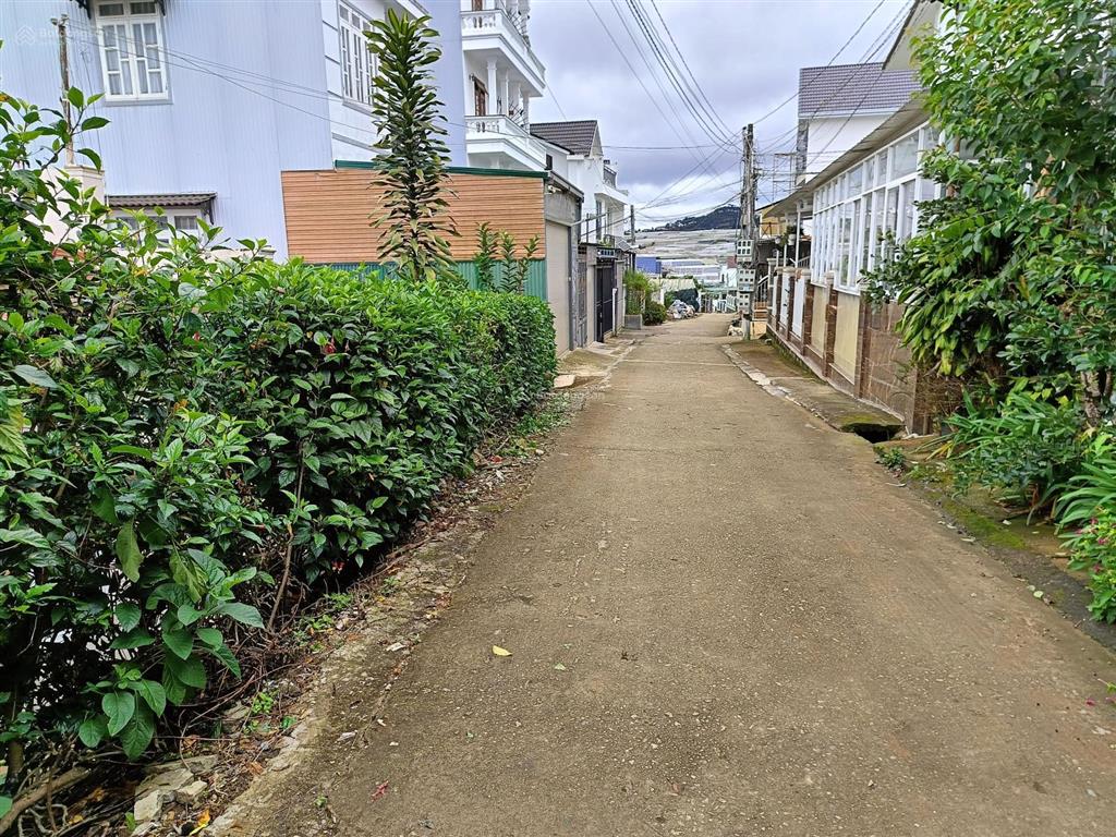 Bán đất đà lạt, bên cạnh hồ than thở