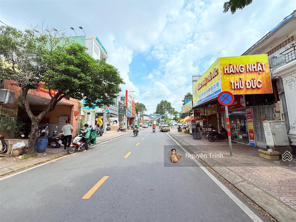 Siêu phẩm nhà mặt tiền kinh doanh sầm uất đường dân chủ, ngang 6,7m. dòng tiền khủng. dtsd 185m2