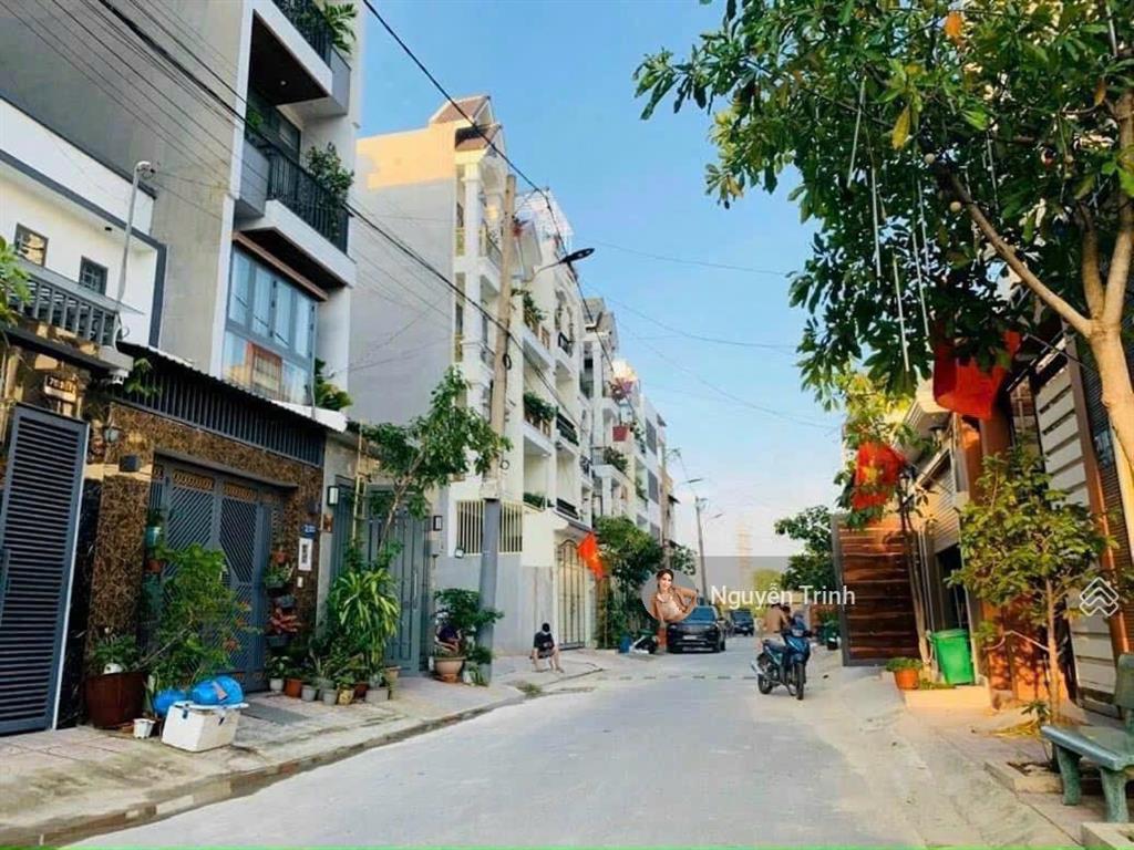 Đất chuẩn đẹp mặt tiền đường thông rộng 8m  khu vip  kd tốt  gần ga metro. gần 100m2 chỉ hơn 6tỷ