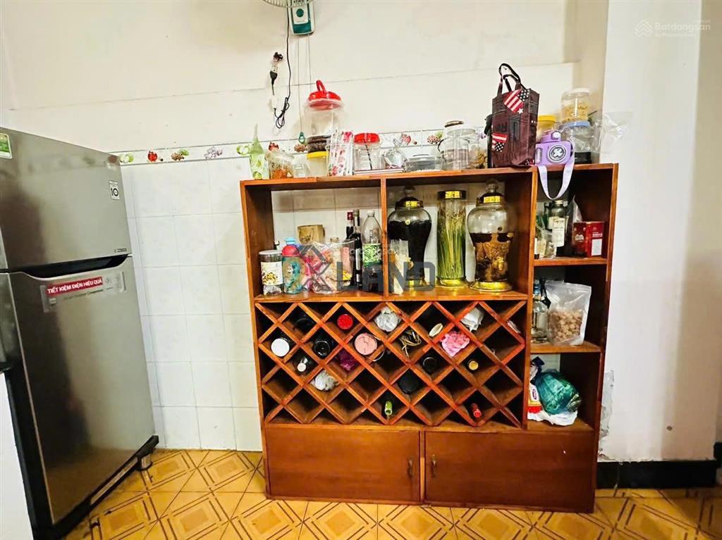 Bán gấp nhà 2 lầu mặt tiền kd, đường thông dt 125m2 ngang gần 6m, có vỉa hè rộng, dòng tiền tốt