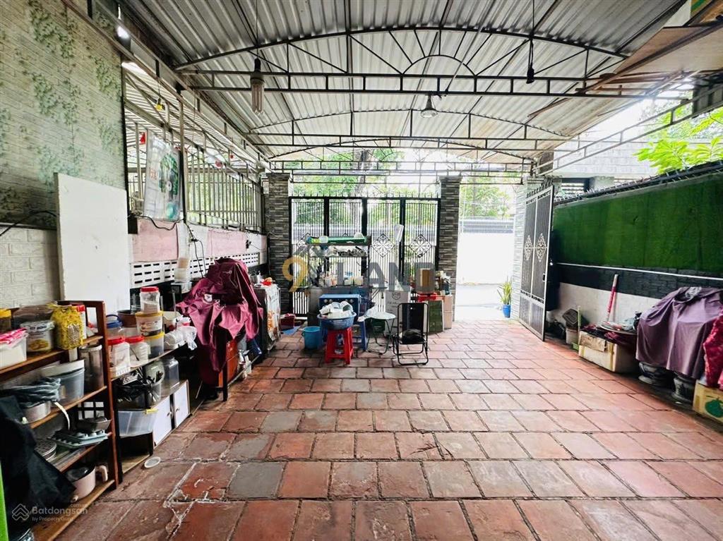 Bán gấp nhà 2 lầu mặt tiền kd, đường thông dt 125m2 ngang gần 6m, có vỉa hè rộng, dòng tiền tốt