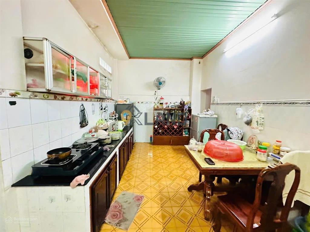 Bán gấp nhà 2 lầu mặt tiền kd, đường thông dt 125m2 ngang gần 6m, có vỉa hè rộng, dòng tiền tốt