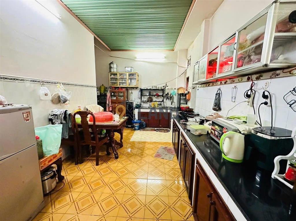 Bán gấp nhà 2 lầu mặt tiền kd, đường thông dt 125m2 ngang gần 6m, có vỉa hè rộng, dòng tiền tốt