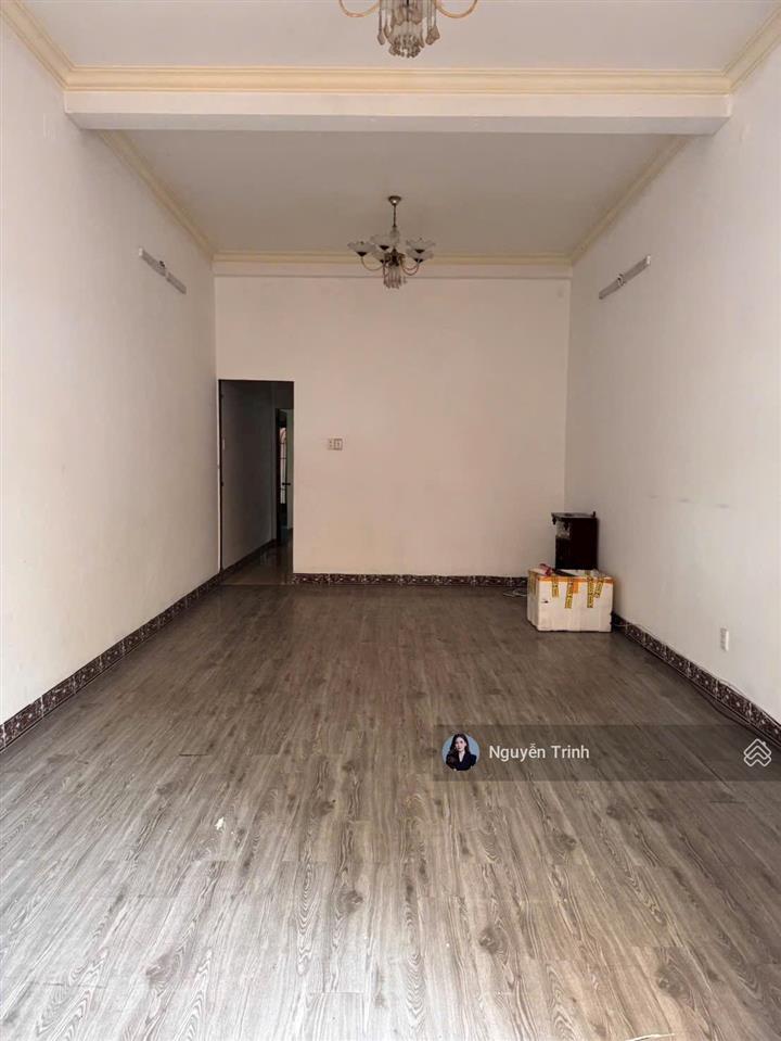 Giá tốt  định cư bán gấp nhà mặt tiền 4 tầng kd hay ở đều tốt, khu vip him lam linh chiểu