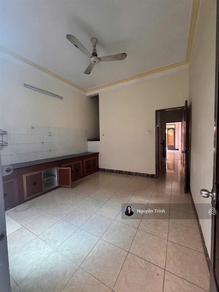 Giá tốt  định cư bán gấp nhà mặt tiền 4 tầng kd hay ở đều tốt, khu vip him lam linh chiểu