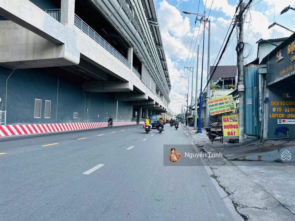 Giảm 3tỷ bán gấp nhà 2 mặt tiền ngay ga metro, khu dân cư cực sung,xd hầm 5tầng.dt300m2 ngang 14.5m