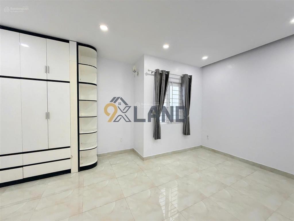 Nhà mới kiên cố 1t2l có sân thượng  khu vip  dân trí  ôtô đậu trước nhà,ngang 5.93m. có nội thất