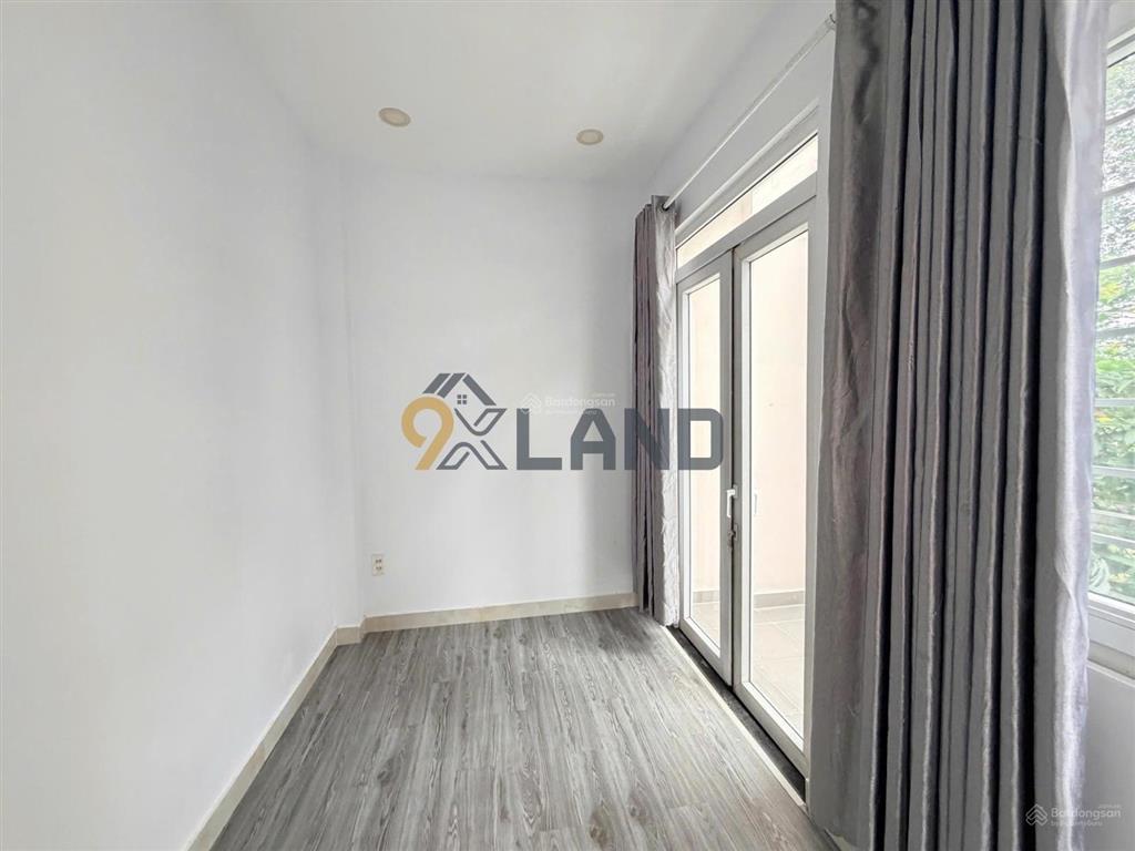 Nhà mới kiên cố 1t2l có sân thượng  khu vip  dân trí  ôtô đậu trước nhà,ngang 5.93m. có nội thất