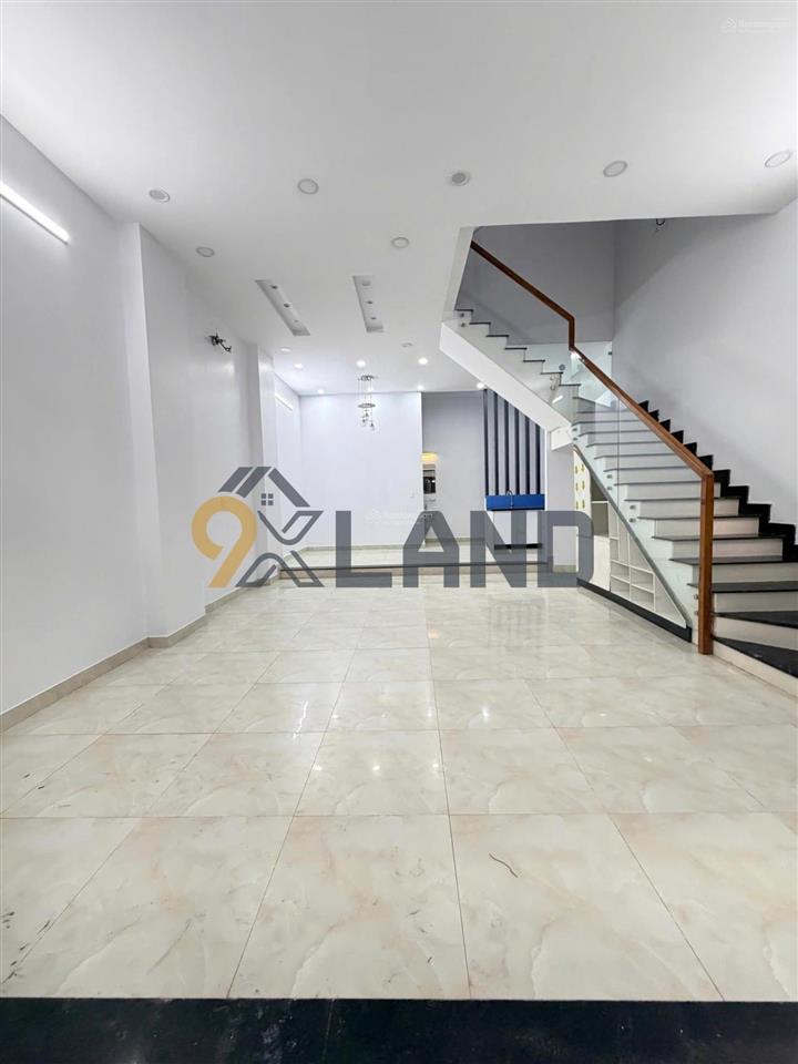 Nhà mới kiên cố 1t2l có sân thượng  khu vip  dân trí  ôtô đậu trước nhà,ngang 5.93m. có nội thất