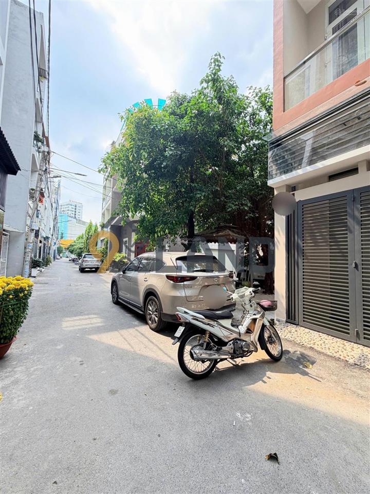 Nhà mới kiên cố 1t2l có sân thượng  khu vip  dân trí  ôtô đậu trước nhà,ngang 5.93m. có nội thất