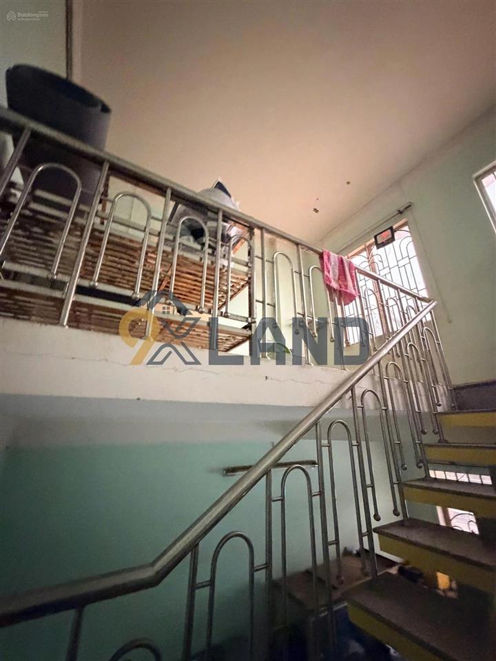 Bán nhà 3 tầng xây kiên cố  hxh thông  gần hoàng diệu 2 76m2. gần công viên cây xanh. còn tl tốt