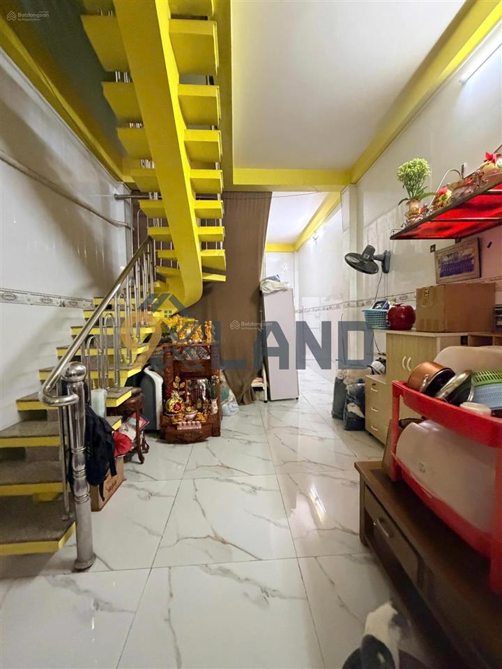 Bán nhà 3 tầng xây kiên cố  hxh thông  gần hoàng diệu 2 76m2. gần công viên cây xanh. còn tl tốt