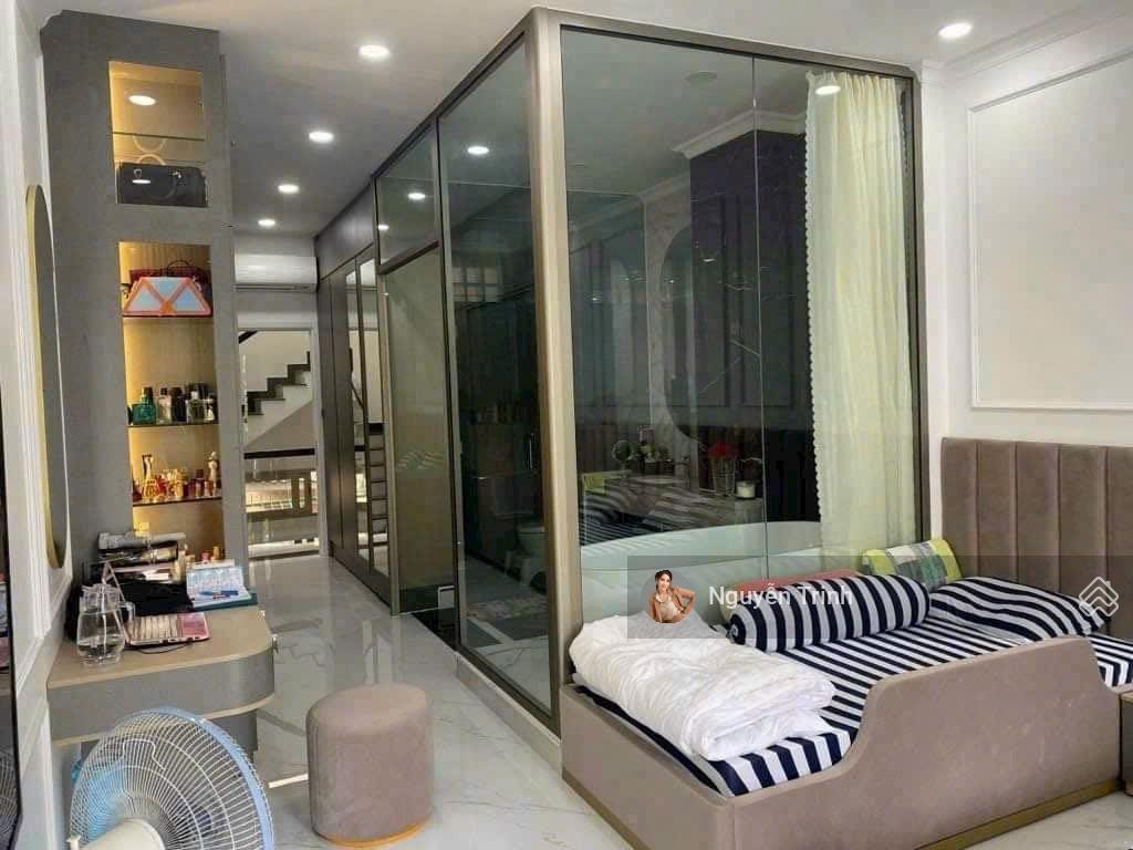 Siêu hot dãy trọ căn góc kd tốt ngay công viên  gần hoàng diệu 2 200m2 ngang 8.78m  xd tự do