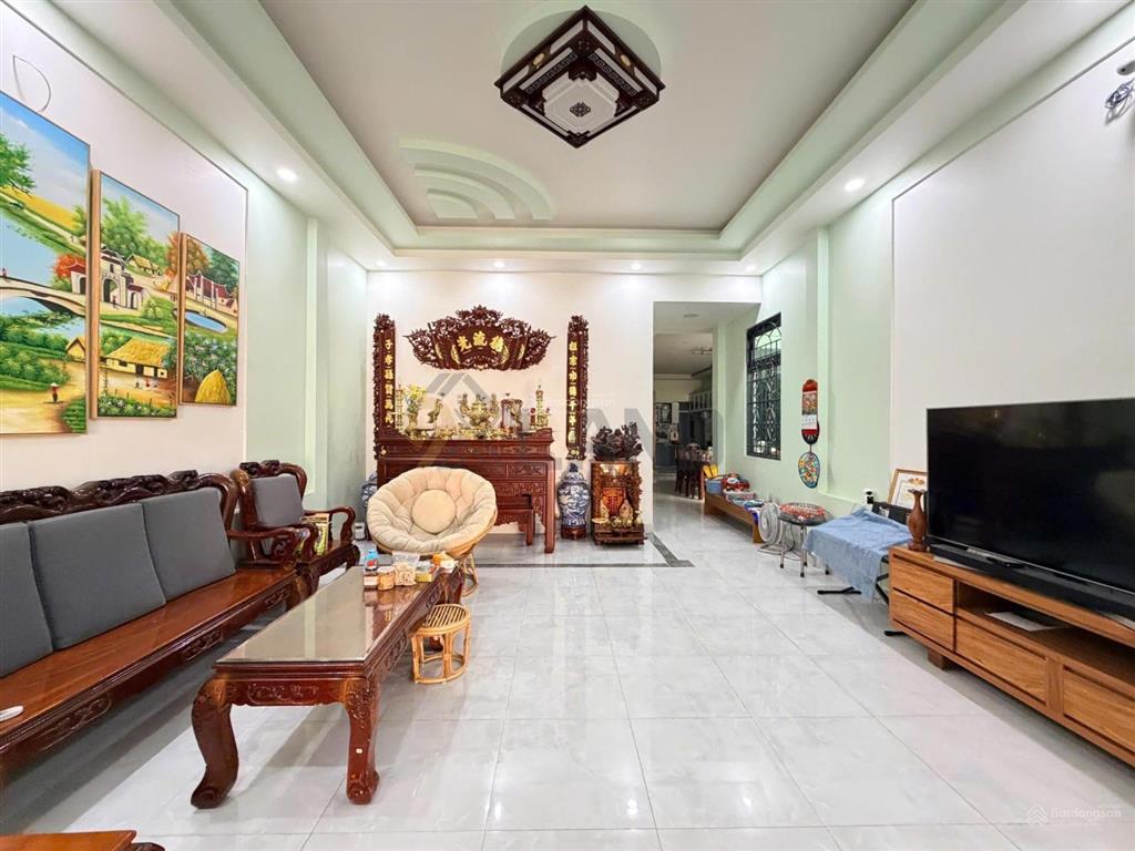 Còn tl mạnh nhà bt mini ngay trung tâm,có gara ôtô. dt 200.7m2 ngang 7.27m.xd cao tầng,khu dân trí