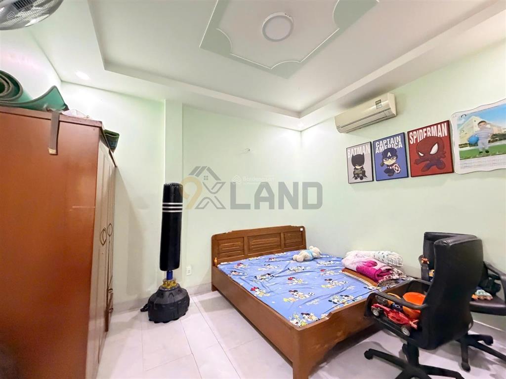 Còn tl mạnh nhà bt mini ngay trung tâm,có gara ôtô. dt 200.7m2 ngang 7.27m.xd cao tầng,khu dân trí
