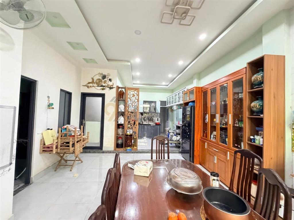 Nhà ngộp bank  vị trí đẹp trung tâm khu dân cư sầm uất  nhà biệt thự mini  200.7m2 ngang 8m,