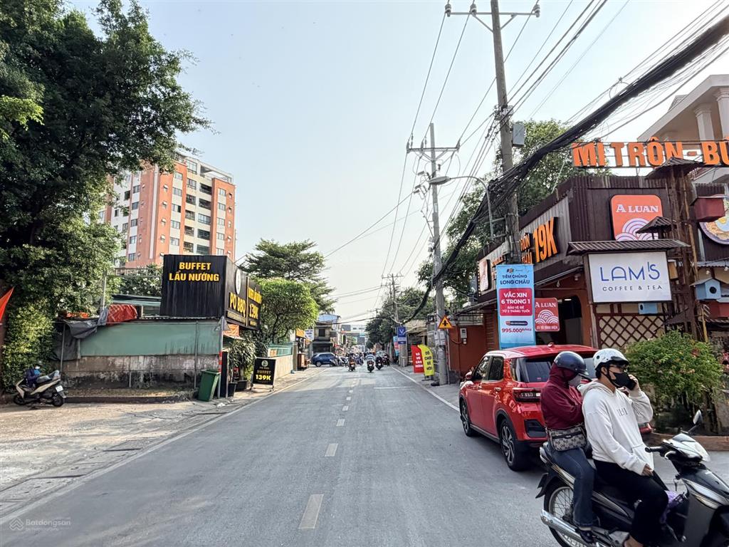 Nhà ngộp bank  vị trí đẹp trung tâm khu dân cư sầm uất  nhà biệt thự mini  200.7m2 ngang 8m,