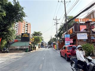 Nhà ngộp bank  vị trí đẹp trung tâm khu dân cư sầm uất  nhà biệt thự mini  200.7m2 ngang 8m,