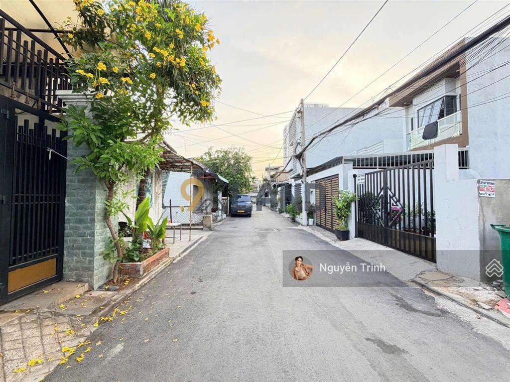 Chỉ 50tr/m2bán gấp đất 2 mặt tiền trước sau, ra ga metro chỉ 500m. dt 400m² ngang 9m, phân lô tốt