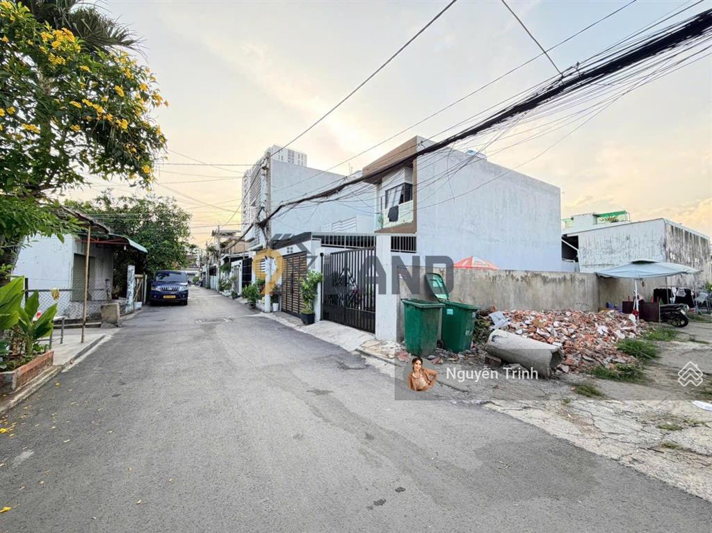Chỉ 50tr/m2bán gấp đất 2 mặt tiền trước sau, ra ga metro chỉ 500m. dt 400m² ngang 9m, phân lô tốt