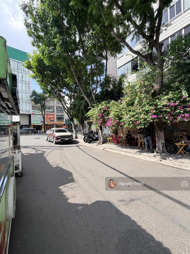 Bán đất trung tâm,kd tốt,hxh 7m  sát hoàng diệu 2khu dân cư vip,vỉa hè rộng rãi 110m2 ngang 6,1