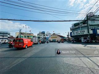 Đất chuẩn đẹp,full thổ cư thông ra kha vạn cân, đường rộng 10m, xây dựng 1 hầm 6tầng,vuông vức