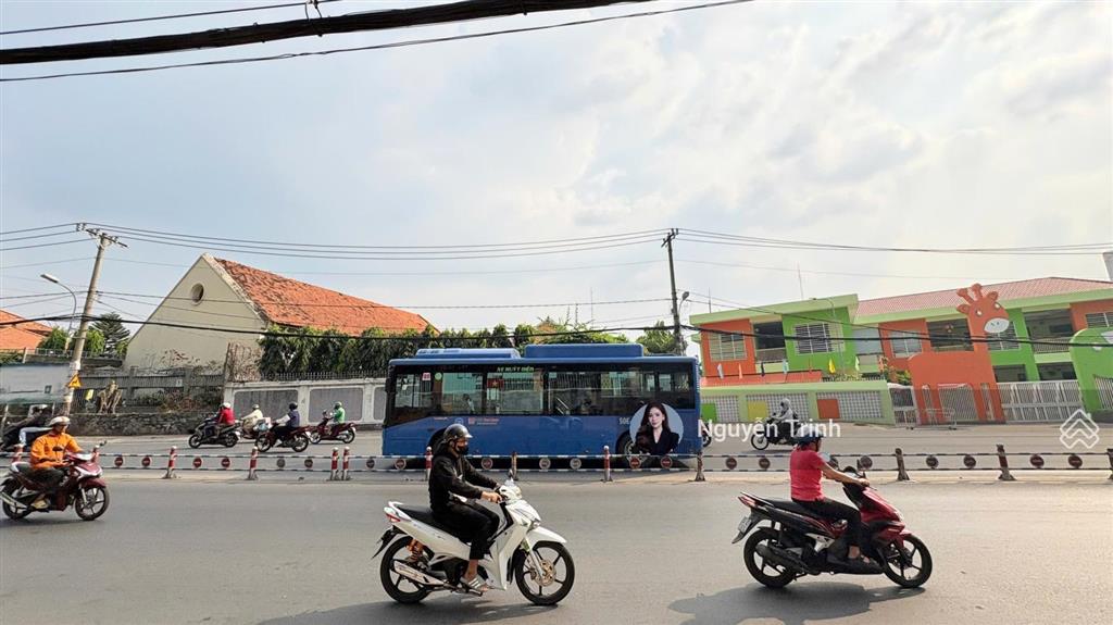 Quỹ đất mặt tiền siêu vip  bậc nhất thủ đứcđường võ văn ngân dt 1.000m2 ngang 24,xd cao tầng