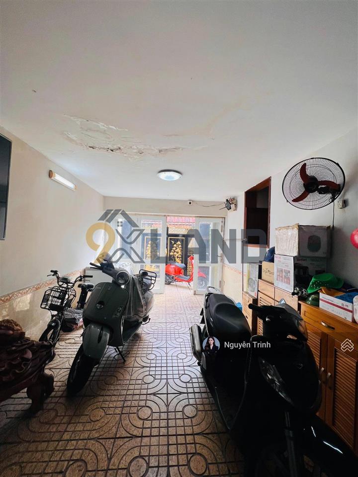 Định cưbán gấp nhà mặt tiền  4 tầng xây tâm huyết tặng nội thất gỗ cao cấp,ngay hoàng diêu 2.