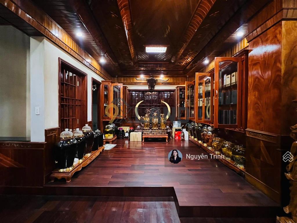 Định cưbán gấp nhà mặt tiền  4 tầng xây tâm huyết tặng nội thất gỗ cao cấp,ngay hoàng diêu 2.