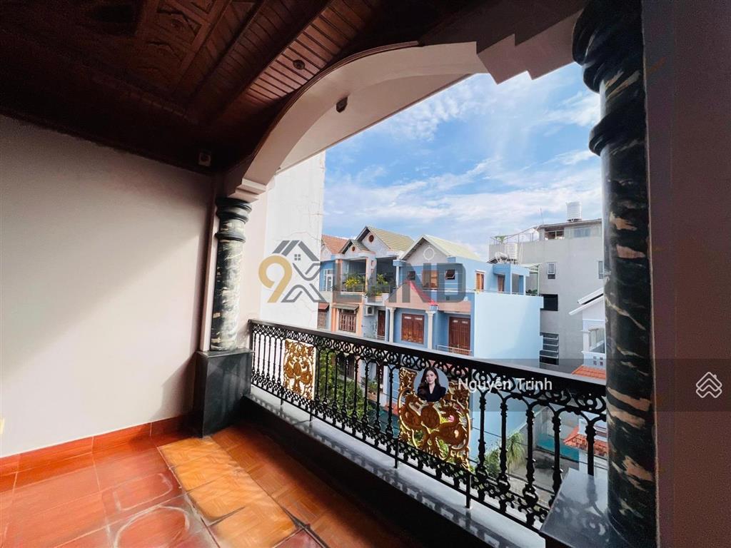 Định cưbán gấp nhà mặt tiền  4 tầng xây tâm huyết tặng nội thất gỗ cao cấp,ngay hoàng diêu 2.