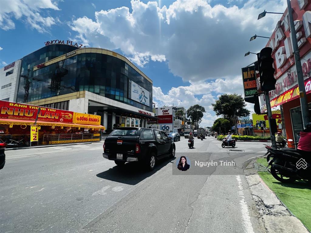 Giảm giá gấp bán  nhà mặt tiền 3 tầng ngay vincom thủ đức võ văn ngân  150m2 ngang 5.5m tl tốt