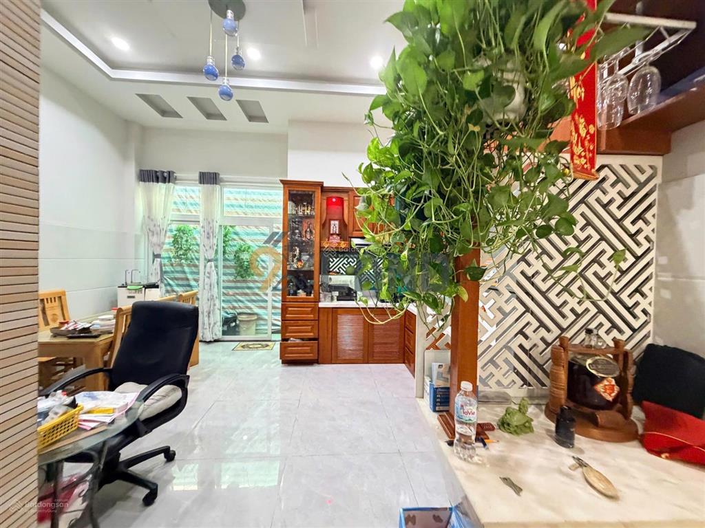 Định cưbán gấp nhà 4 tầng xây tâm huyếttk hiện đại đường rộng 8m dân tríđường đặng văn bi