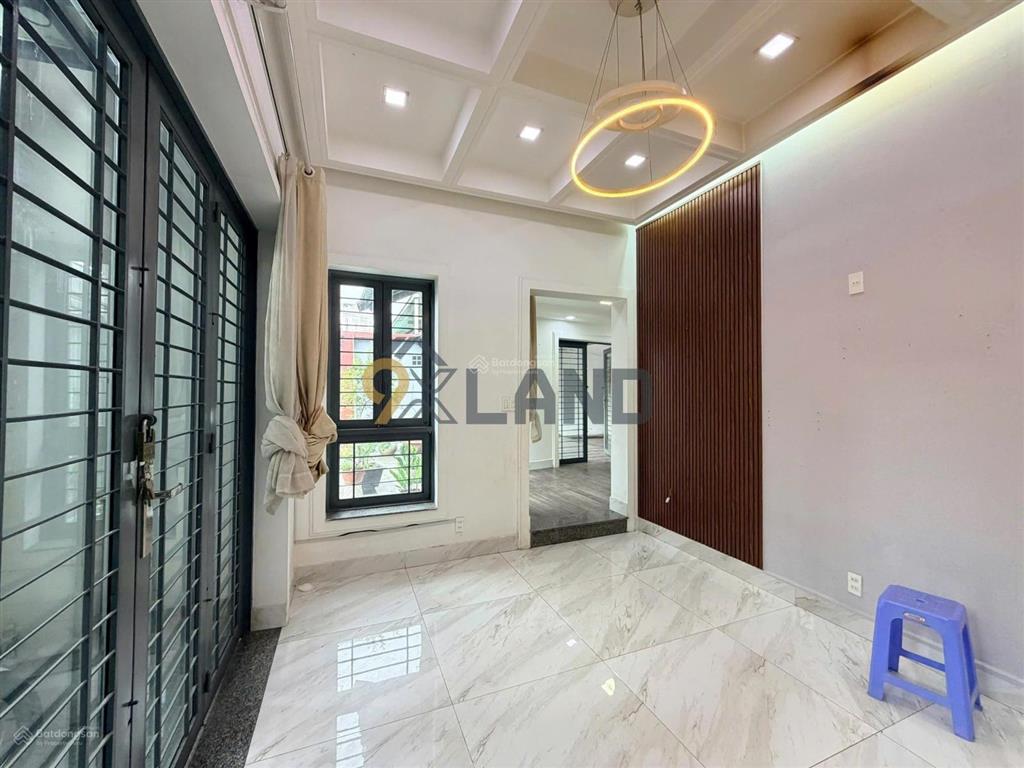 Định cưbán gấp nhà 4 tầng xây tâm huyếttk hiện đại đường rộng 8m dân tríđường đặng văn bi