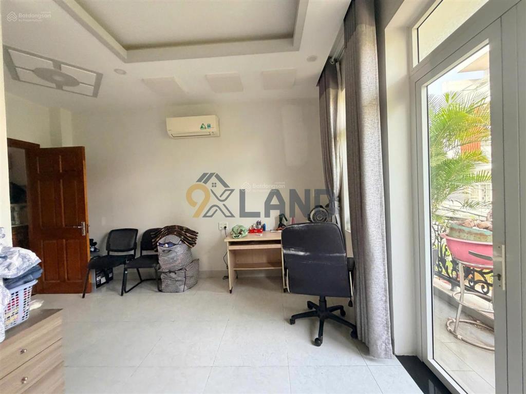 Định cưbán gấp nhà 4 tầng xây tâm huyếttk hiện đại đường rộng 8m dân tríđường đặng văn bi
