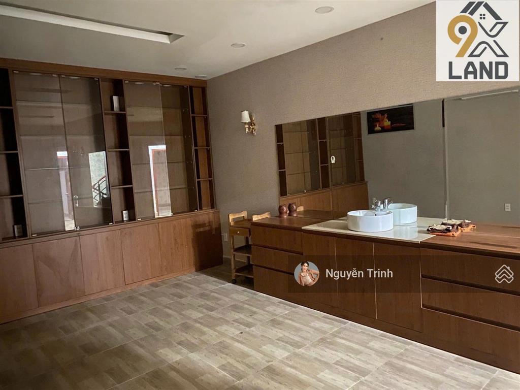 Gấp bán nhà 3 tầng đang kdoanh tốt  đường rộng 7m, ngay hoàng diệu 2, khu đông đúc. pháp lý chuẩn