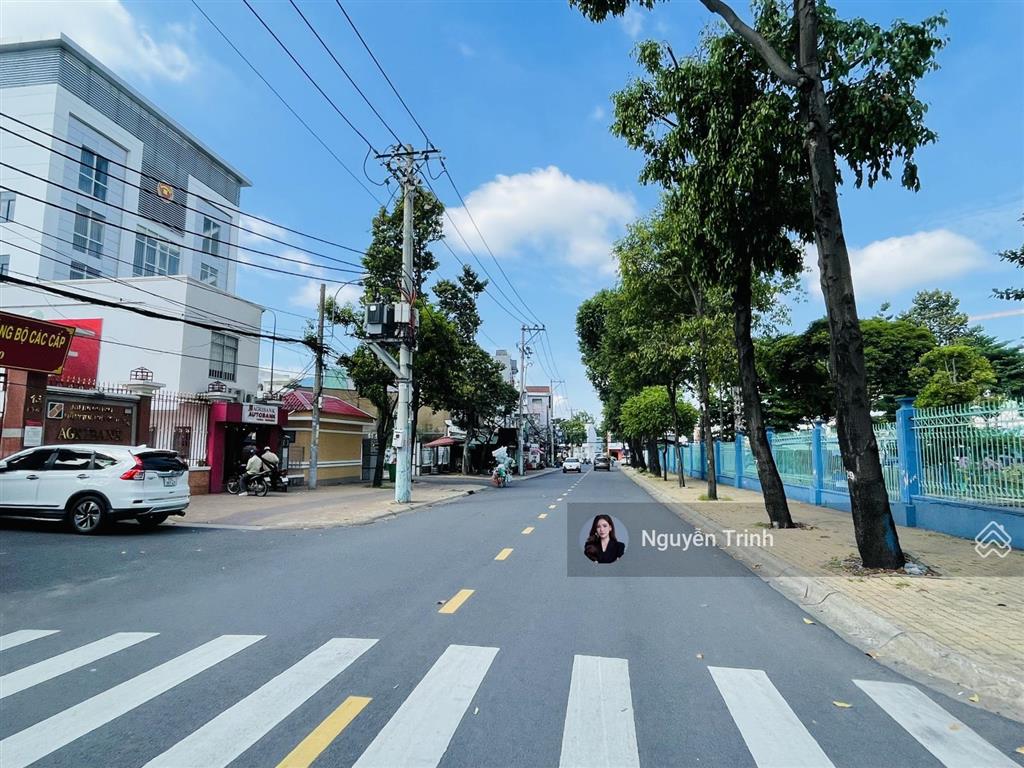 Hàng siêu hiếm  nhà 3 tầng 2 mặt tiền ngay khu hành chính tt thủ đức, 500m2 ngang 20m, full thổ cư
