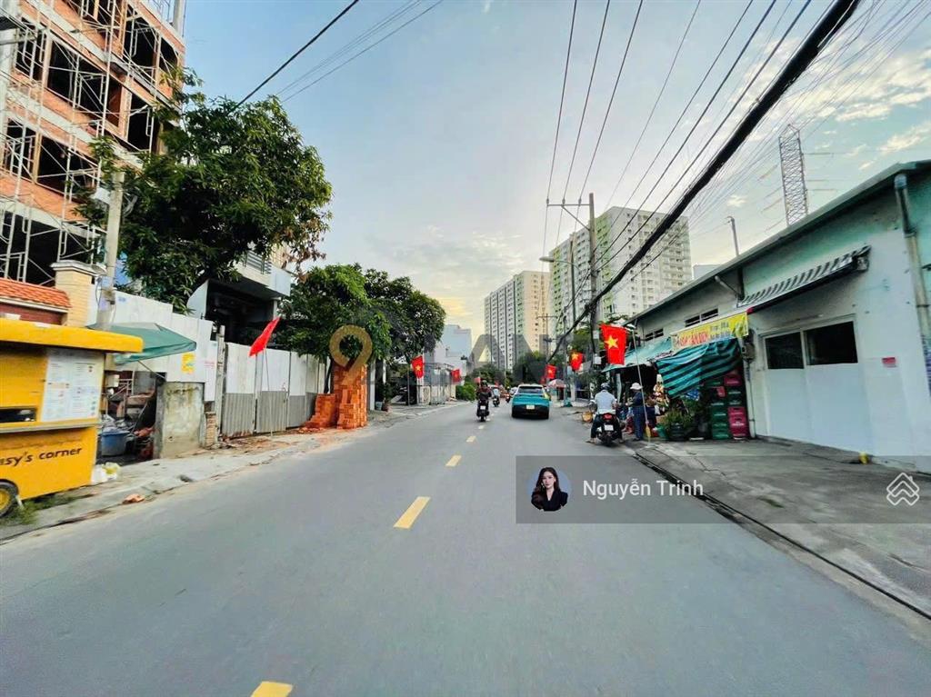 Đất đẹp góc 2 mặt tiềnngay vành đai  sát ga metro bình thái  xd 1hầm 6tầngdtsd 156m2 ngang 7.6m