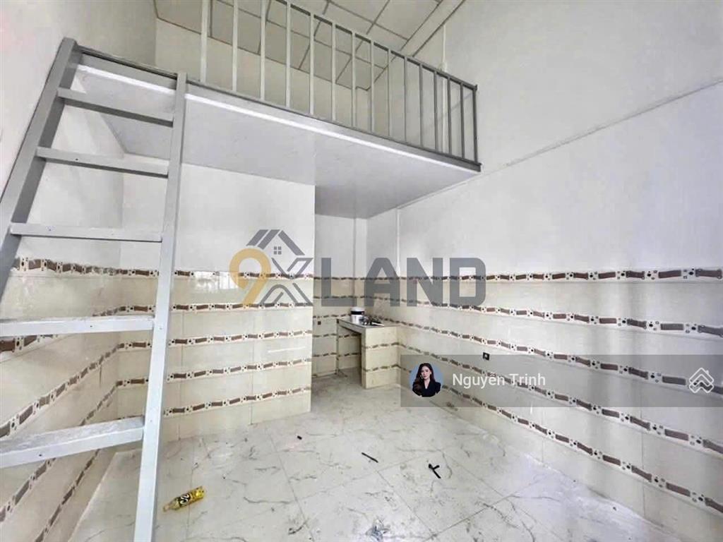 Bán gấp chdv mới xây 1t1l,gần trường đh cảnh sát, hxh 6m, khu dân trí,xd cao tầng.dt 100m2 ngang 8m